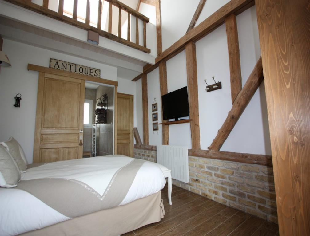 La Haute Muraille Bed & Breakfast Saint-Folquin Rom bilde