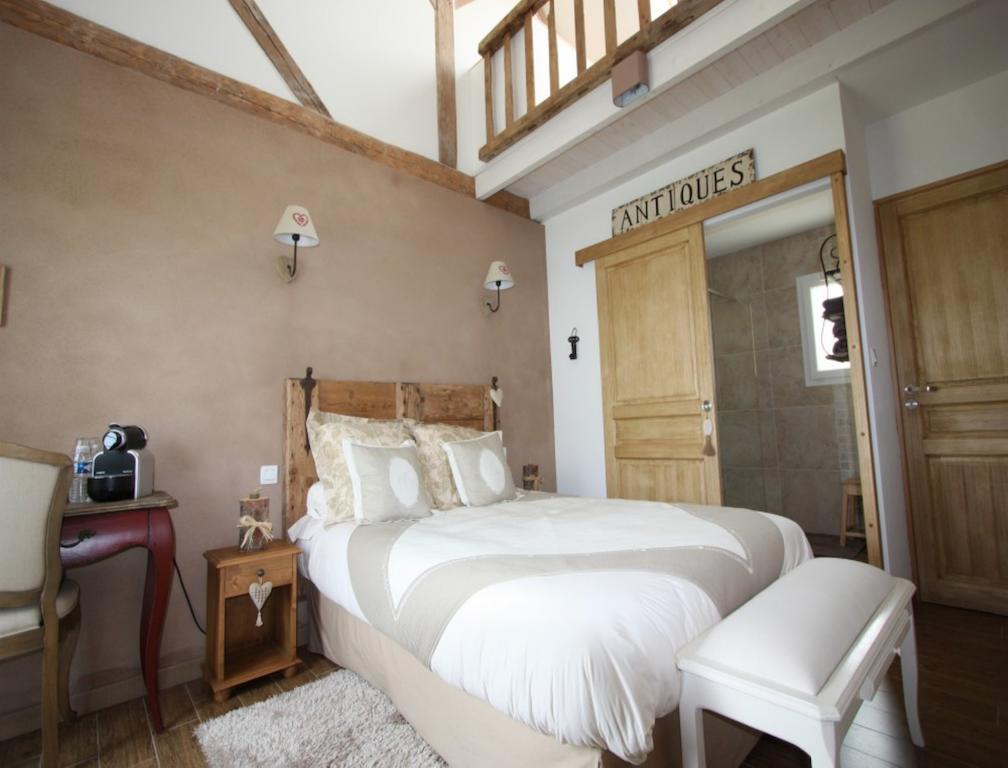 La Haute Muraille Bed & Breakfast Saint-Folquin Rom bilde